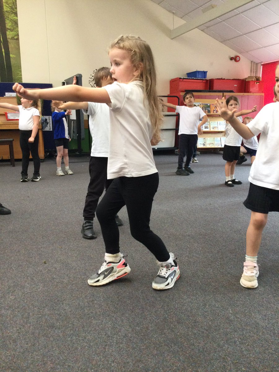 Miss Li 🐧 tweet media