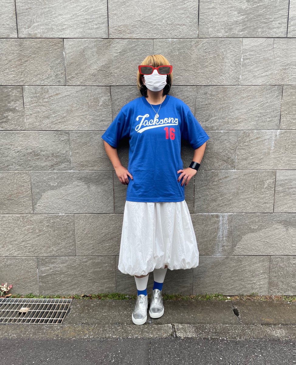 yumi220218's tweet photo. うどんっていいよなぁ

とあるフォローさんと丸亀製麺で待ち合わせランチ。

この人、和菓子好きで都内の大福やどら焼き事情にやたらと詳しい。

ならば株でも上げるかと老舗の有名和菓子屋さんに立ち寄って詰め合わせを賄賂してきたよ🍡

＃ジャクソンマティス
＃アンティカルチャー
＃SARTORE https://t.co/aXVnXFGgtp