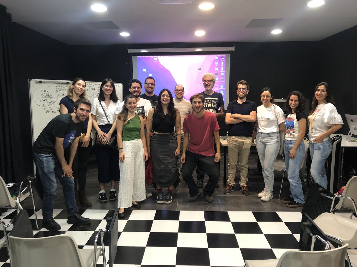 Casadelcine's tweet photo. Matrículas abiertas estudios ÁREA DE CRÍTICA CINEMATOGRÁFICA, últimos descuentos mes de julio. 
Más que una escuela: jurado de festivales, acreditaciones, pases de prensa, presentaciones en la filmo, código filmin, publicaciones…

Más info 👇👇👇👇
https://t.co/aVjgnCk1Gu
#lcdc https://t.co/5CAQROZRpF