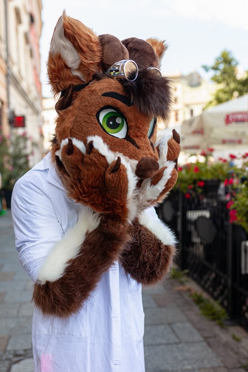 *Gasp* what did i see? The most fluffy and cute thing. You~