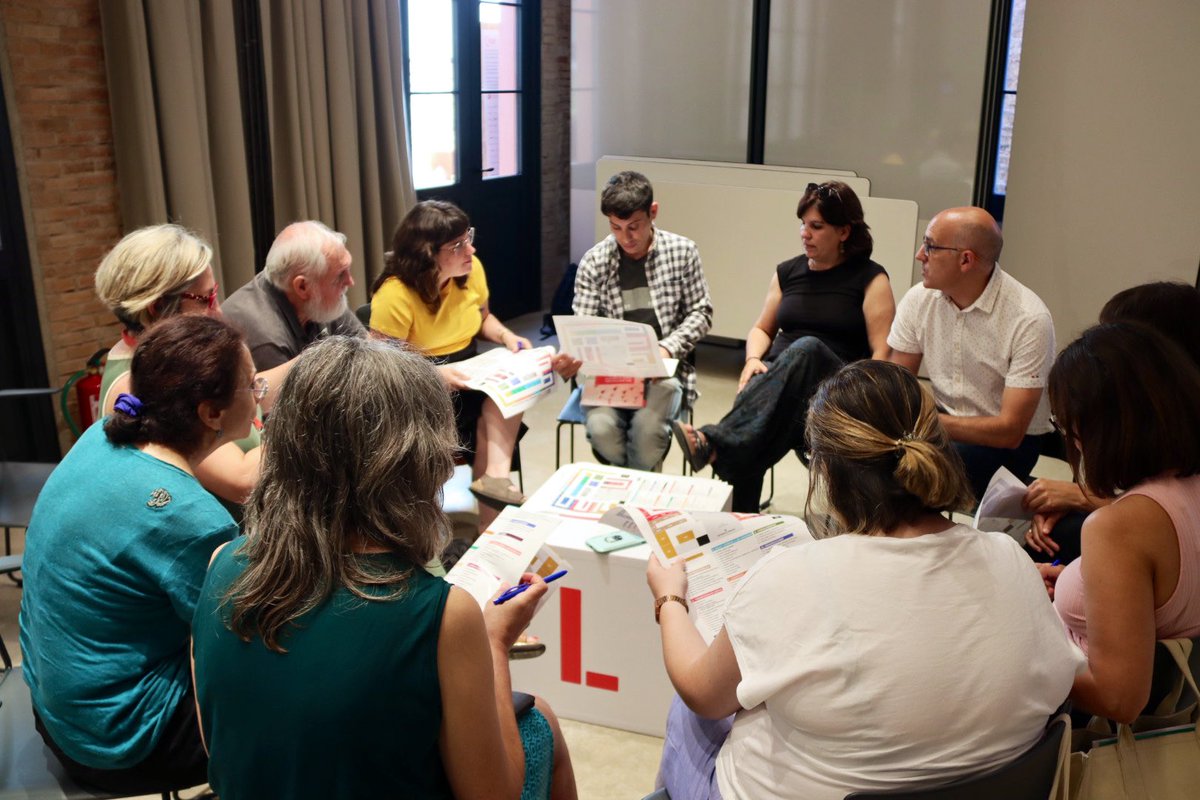 Fundació Bofill (@fundaciobofill) on Twitter photo <a href="/AlcaldeRosalina/">Rosalina Alcalde</a> <a href="/FBertelsmann/">FundaciónBertelsmann</a> <a href="/EmpiezaxEducar/">Empieza Por Educar</a> <a href="/DEP_Institut/">D'EP Institut</a> <a href="/VilafrancaAj/">Ajuntament de Vilafranca del Penedès</a> <a href="/paerialleida/">Ajuntament de Lleida</a> <a href="/ViladecansTweet/">AjuntamentViladecans</a> 👥Organitzem un espai de Tallers per conèixer iniciatives municipals que inspiren, i descobrir com es treballa l’orientació.
➡️També disponible un espai online sobre "El model de ciutats orientadores “Guiding Cities” amb <a href="/DEP_Institut/">D'EP Institut</a>: bertelsmann-stiftung-de.zoom.us/j/62134400781
#ZeroAbandonament <a href="/AlcaldeRosalina/">Rosalina Alcalde</a> <a href="/FBertelsmann/">FundaciónBertelsmann</a> <a href="/EmpiezaxEducar/">Empieza Por Educar</a> <a href="/DEP_Institut/">D'EP Institut</a> <a href="/VilafrancaAj/">Ajuntament de Vilafranca del Penedès</a> <a href="/paerialleida/">Ajuntament de Lleida</a> <a href="/ViladecansTweet/">AjuntamentViladecans</a> 👥Organitzem un espai de Tallers per conèixer iniciatives municipals que inspiren, i descobrir com es treballa l’orientació.
➡️També disponible un espai online sobre "El model de ciutats orientadores “Guiding Cities” amb <a href="/DEP_Institut/">D'EP Institut</a>: bertelsmann-stiftung-de.zoom.us/j/62134400781
#ZeroAbandonament