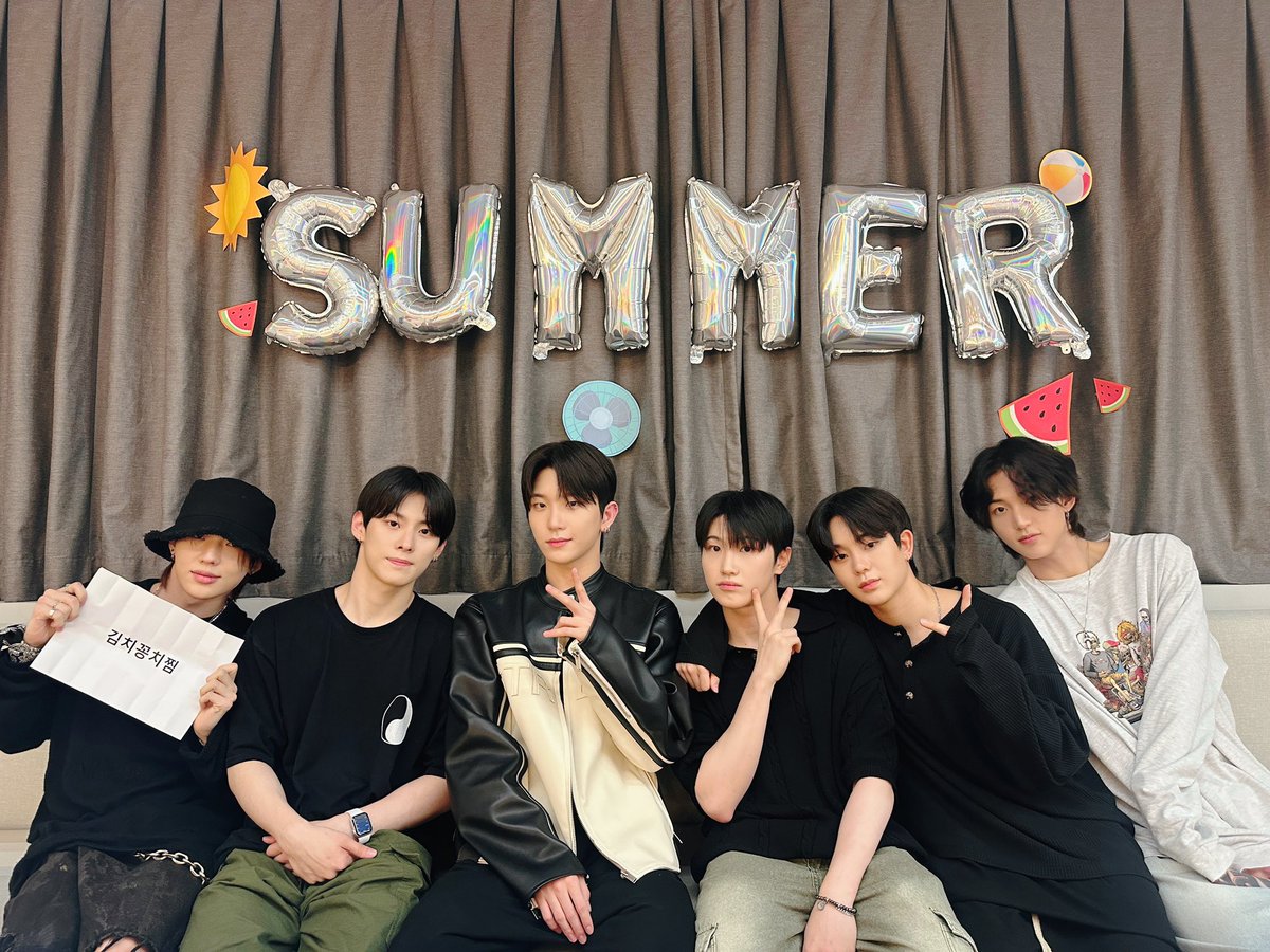 TNX_Official's tweet photo. [#TT]
TNX Today | 240711
🎞 THE NEW SIX LIVE I THE위를 피하는 방법🍉

#THENEWSIX #TNX #더뉴식스
#PNATION #피네이션 https://t.co/vsX5I6aA7s