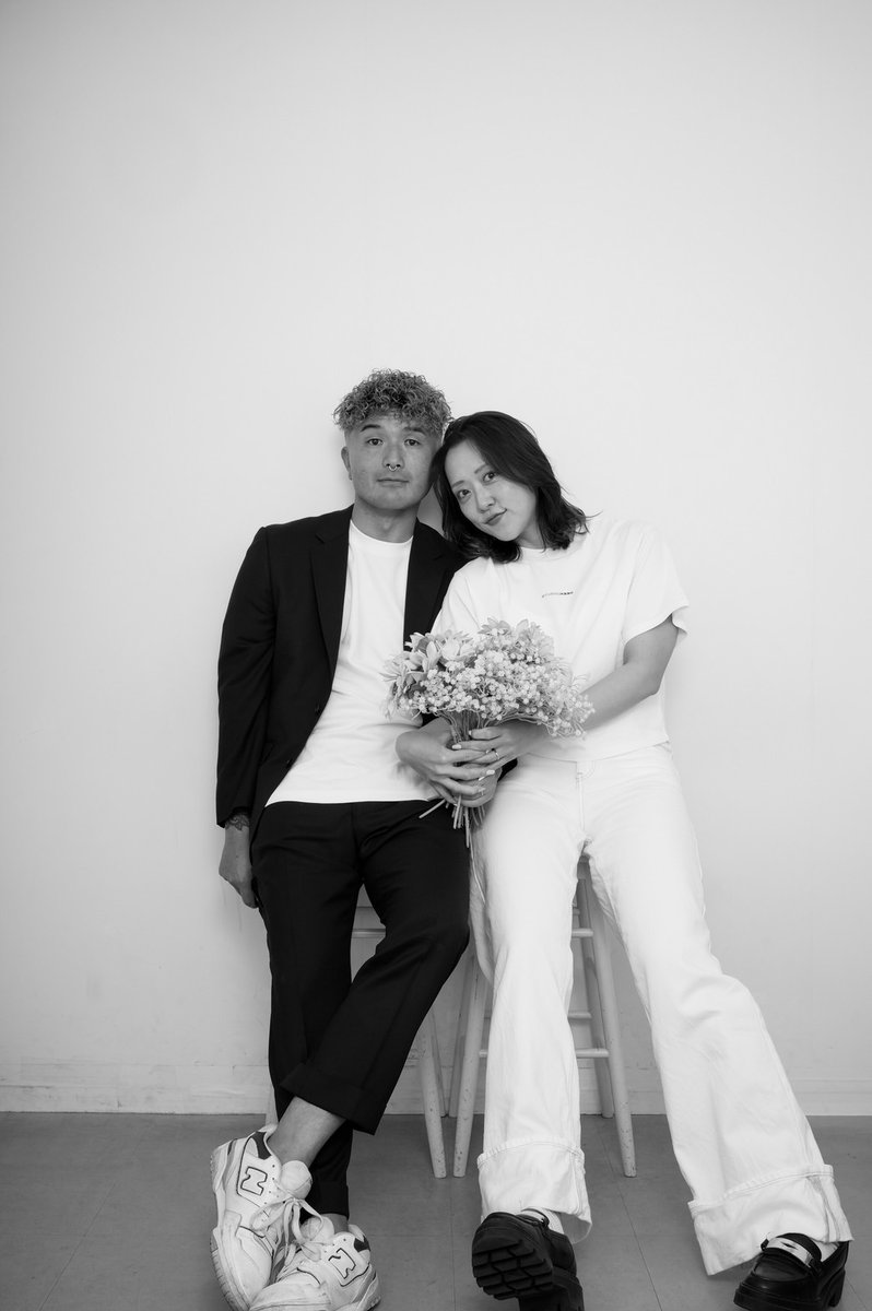 Kiz919's tweet photo. 皆様へ

この度@nanohana_helmさんと結婚しましたことをご報告させていただきます。

日々、支えてくださっている皆様に心
から感謝申し上げます。

これからも音楽活動と会社経営に精一杯取り組んでまいりますので、どうぞよろしくお願いいたします。 https://t.co/jBCI1j1srD