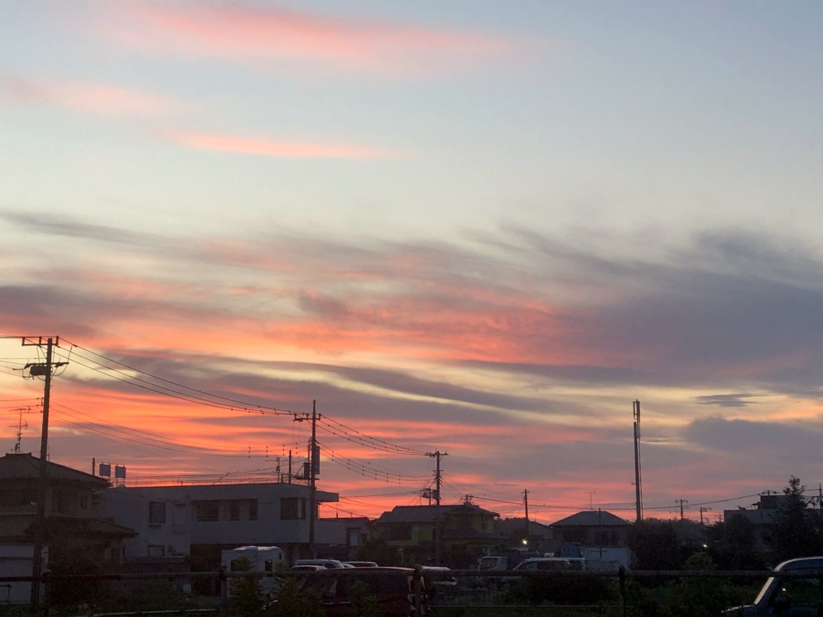 elysianeunoia17's tweet photo. .
空に太陽が座っているように見えます.. 誰かが私に熱い息を吹きかけているような感じ ☻
㈫ 今日も1日お疲れ様でした🌇
𝙀𝙣𝙟𝙤𝙮 𝙩𝙝𝙞𝙨 𝙚𝙫𝙚𝙣𝙞𝙣𝙜✴︎
#イマソラ #空のある風景 #epl9
#無加工 #夏空 #やっぱり夜が好き
#スナップ写真 #写真で奏でる私の世界
. https://t.co/ANtvhhwXqG