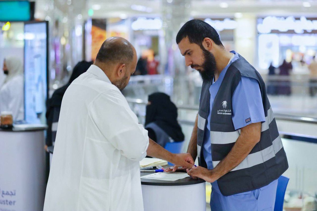 med_cluster's tweet photo. تواصل الفرق الطبية بـ #تجمع_المدينة_الصحي تنفيذ الحمله الميدانية للفحص الاستكشافي للأمراض المزمنة "تحكّم" بمركز الراشد مول التجاري وتستمر طيلة شهر يوليو الجاري.

#المدينة_المنورة https://t.co/ZTD1i5NZ9j