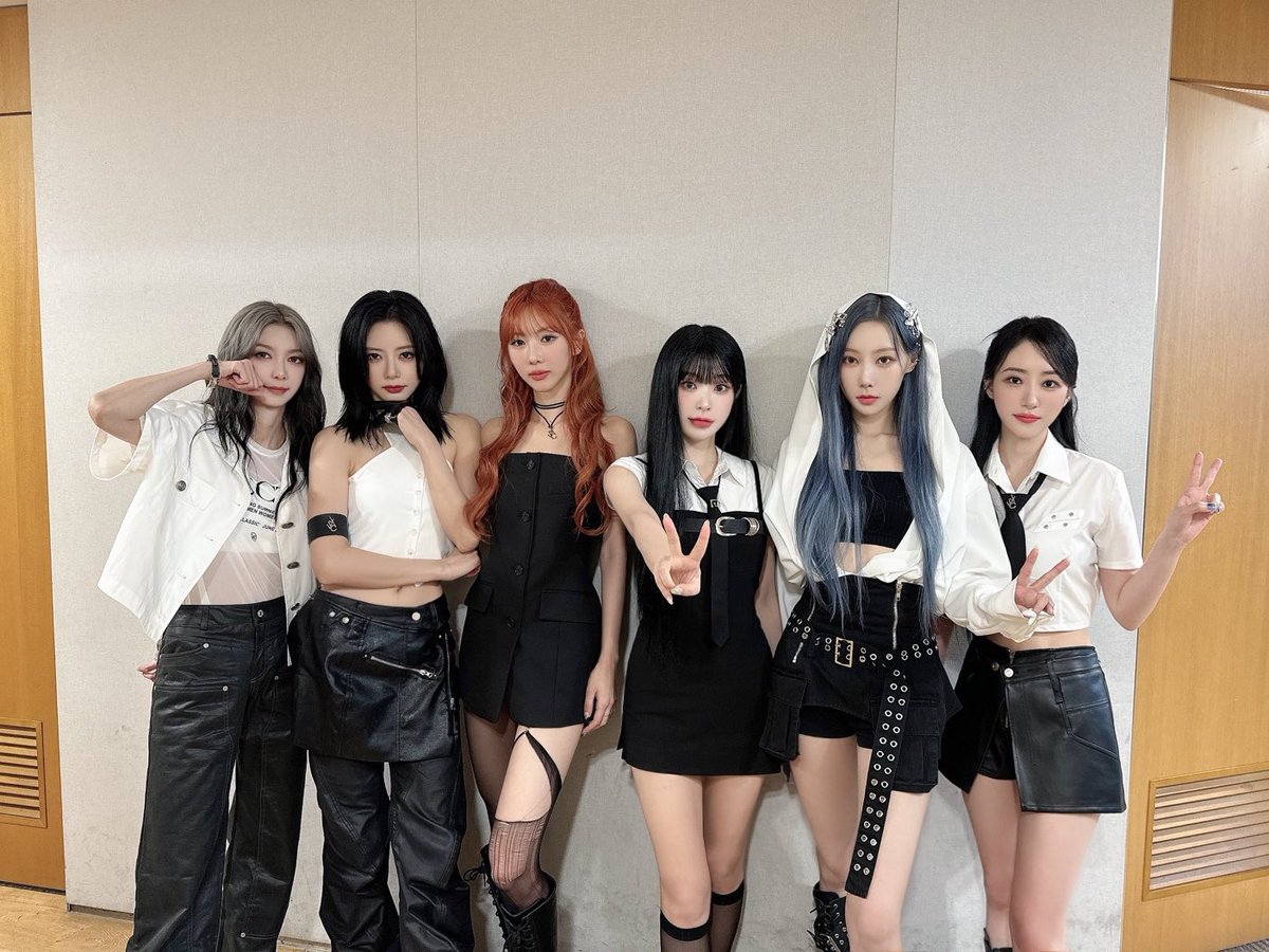 [#드림캐쳐] 와~~ #엠카운트다운 에서 응원소리 장난 아니네!!!❤️ 역시 잘해❤️ 고마워 울 썸냐❤️

#Dreamcatcher