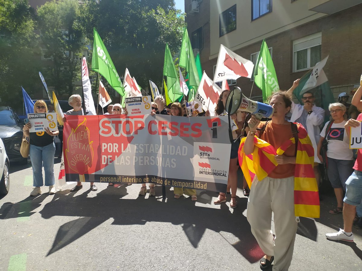 ConfeIntersindi's tweet image. Estamos en Madrid exigiendo aplicación directiva 1999/70/CE
👉Estabilidad en empleo
🫸Stop ceses y readmisión cesados
👉Justicia ya
👉Quienes estamos nos quedamos
☝️Somos personas, no somos plazas
@STESIntersindic @SindicatoStepa @IntersindicalV @InterSindiAnd @SindicatoSTECyL