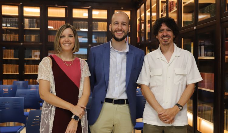 Loyola Investigación (@loyolaresearch) on Twitter photo Felicitamos al ya doctor por <a href="/LoyolaAnd/">Universidad Loyola</a> Sergio Navas por su sobresaliente cum laude en su tesis que para la detección temprana de trastornos de la conducta alimentaria y la imagen corporal alterada
Noticia completa 👉acortar.link/8Y6JSD Felicitamos al ya doctor por <a href="/LoyolaAnd/">Universidad Loyola</a> Sergio Navas por su sobresaliente cum laude en su tesis que para la detección temprana de trastornos de la conducta alimentaria y la imagen corporal alterada
Noticia completa 👉acortar.link/8Y6JSD