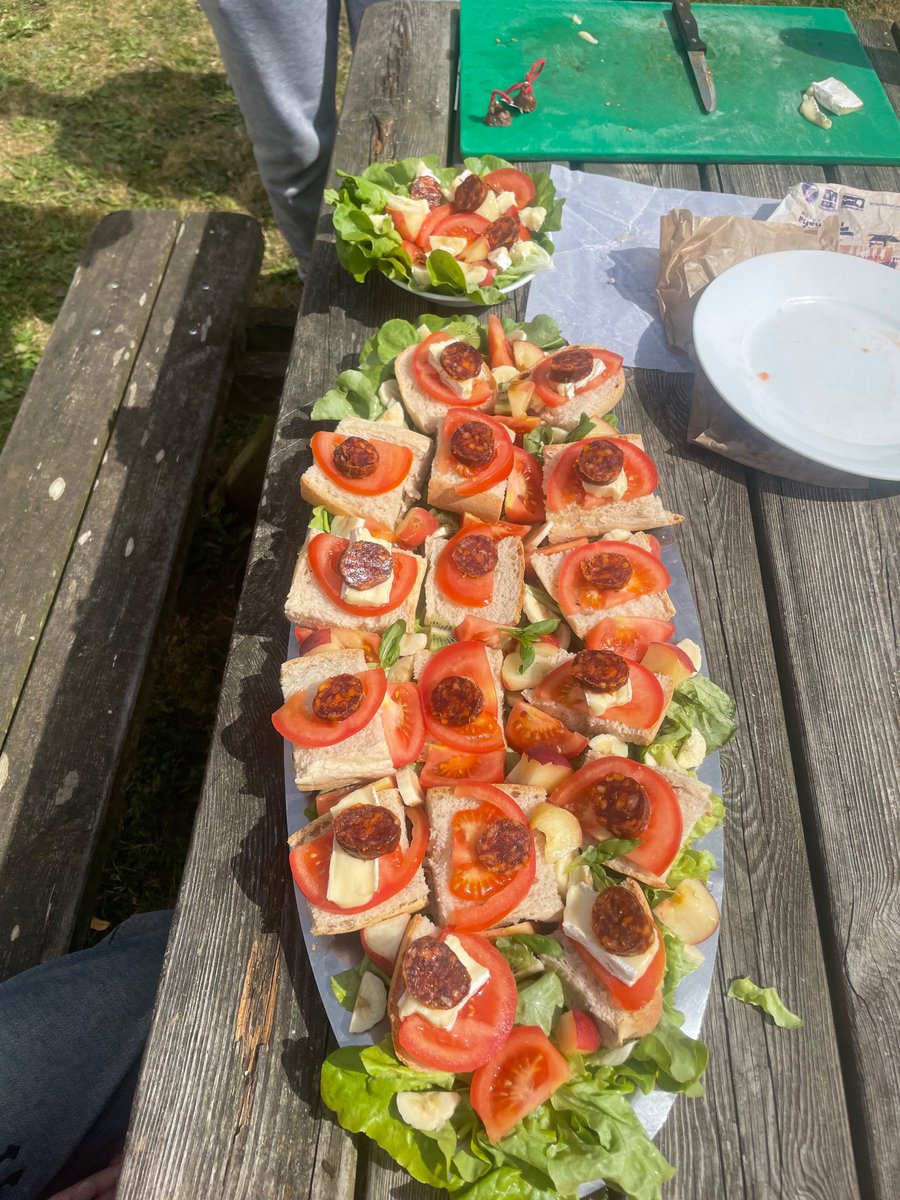 UckColl_ML's tweet photo. Bon appétit! #Y9Normandy24 https://t.co/PlElECjzfK