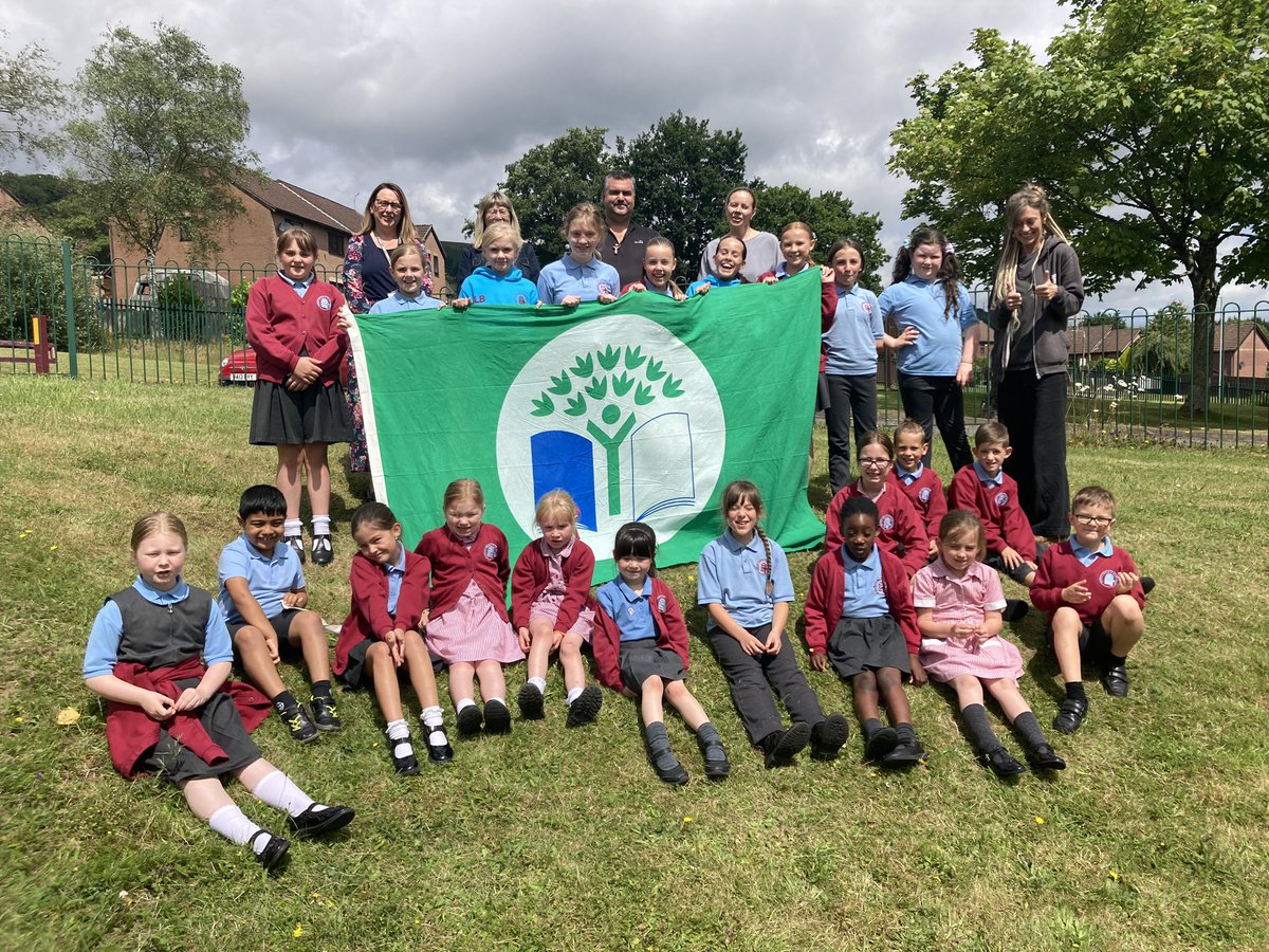 MrsMintoHCIW's tweet photo. What a proud day for Henllys! We have achieved our first eco flag and are officially now an Eco School. Huge well done to Mrs. Sulway, Mrs. Meehan, Mr. Jones, Mrs. Smith (Charlie’s nan), our supportive staff and wonderful pupils. 🙌🙌 🌎🌎👏🏻👏🏻 https://t.co/KSMCwE2HAa