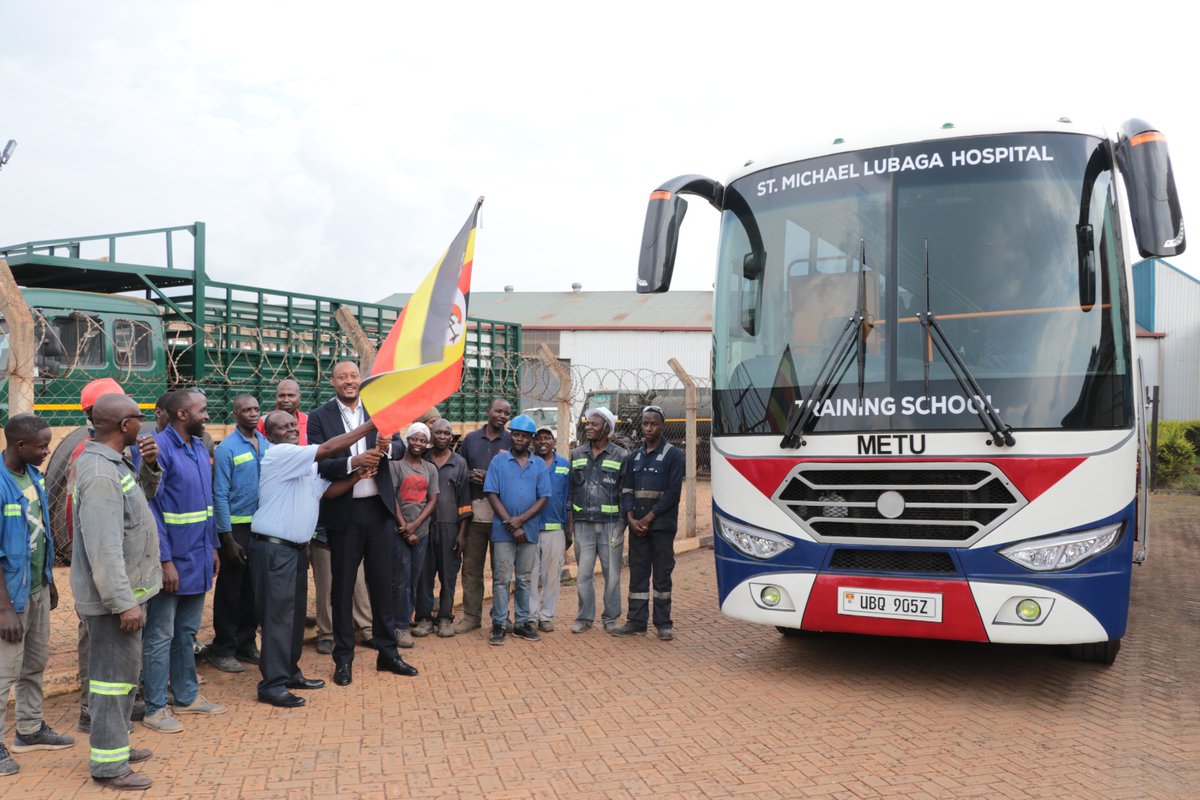 MetuBus's tweet photo. The Director General of Uganda Investment Authority Mr @mukiza_robert  flagging off the Metu Bus at the factory, Namanve. https://t.co/1HtkpioQxs