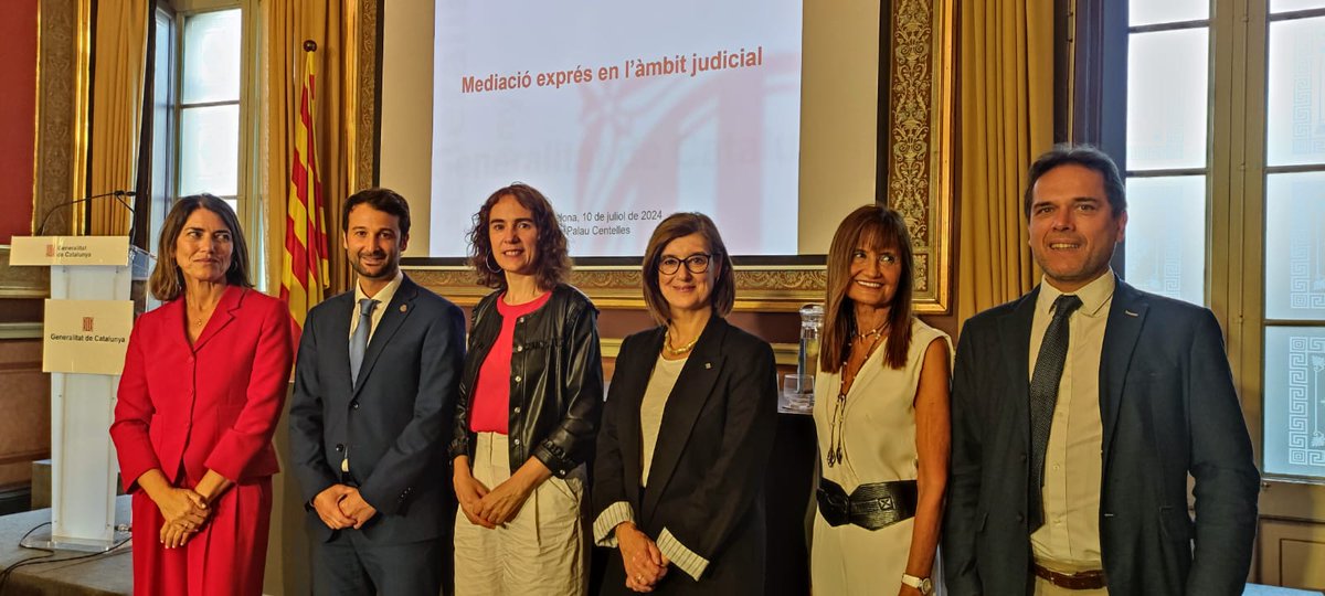 📅 Ahir es va celebrar a la Sala Noble del Palau Centelles l’acte "#𝐌𝐞𝐝𝐢𝐚𝐜𝐢𝐨́ 𝐄𝐱𝐩𝐫𝐞́𝐬 𝐞𝐧 𝐥'𝐚̀𝐦𝐛𝐢𝐭 𝐣𝐮𝐝𝐢𝐜𝐢𝐚𝐥", que ha comptat amb la presència de <a href="/gemmaubasart/">gemma ubasart</a> , consellera de <a href="/justiciacat/">Justícia</a>. El Col·legi ha estat representat per <a href="/blanchar1981/">BLANCHAR Procuradores / Procuradores Barcelona</a>