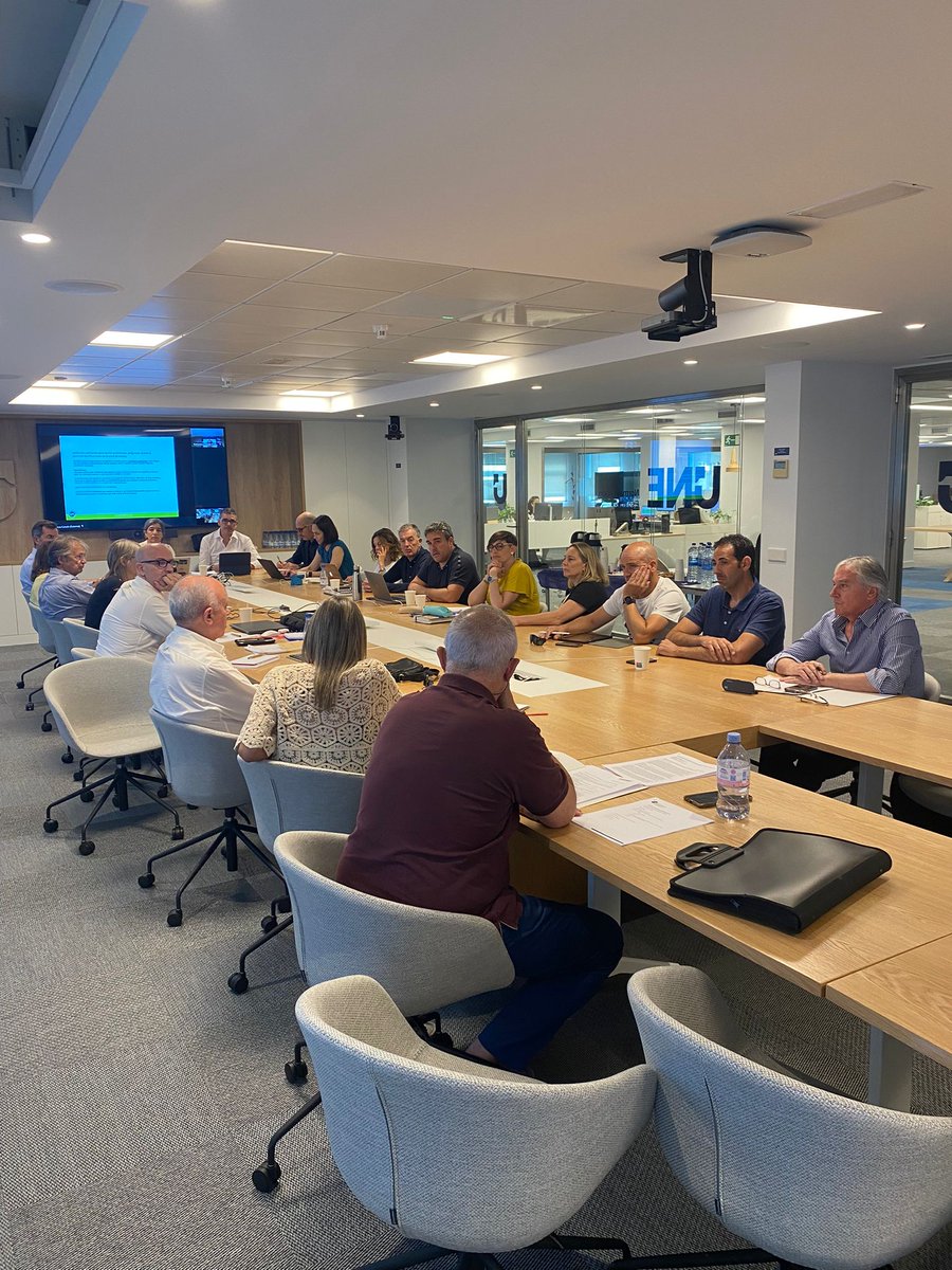 unemadera's tweet photo. Asamblea General UNEmadera |
🛋️ Proyecto Mueble EFIC: Gabriella Kemendi (EFIC) y Joaquim Solana (AMBIT Cluster) hablaron sobre innovación y eficiencia en la producción de muebles.
🌲 PEFC España presentó avances y retos en la certificación forestal sostenible. https://t.co/y01Iw9VQcJ