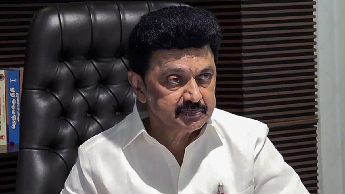 PhoenixAdmk's tweet image. இவர்களில் யார் 2026ல் தமிழக முதலமைச்சர்?

🔁 #Stalin                          ❤️ #EPS