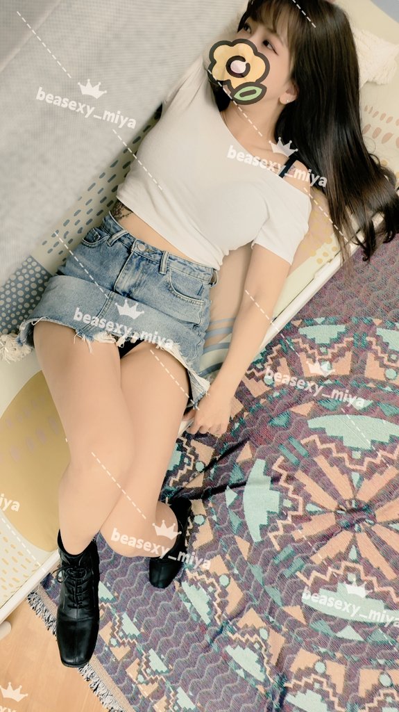 室友要退租了🥺，睡上舖的男室友說
想拍個照做紀念💞
很隨性的換這套讓室友
好好的拍，可惜男室友
沒有要求下一步要做什麼
🥺🥺
男生都這麼害羞不主動嗎
😑😑
特地還穿了很方便的
衣服跟裙子可以.....

#一對聯誼
#單男付費約
#忙碌的暑假
#單女
#戀愛砲
#露怕
#合作邀約 https://t.co/wC3OfuBVok