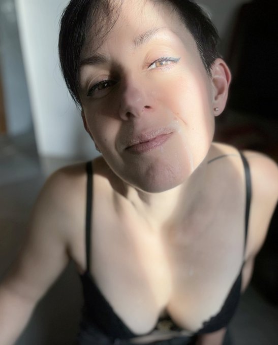 Un peu gluant, mais app&eacute;tissant &ccedil;a donne le sourire  #JeudiSourire https://t.co/7gON5MlFP8<a href="/tag/jeudisourire"class="tags">#JeudiSourire</a>