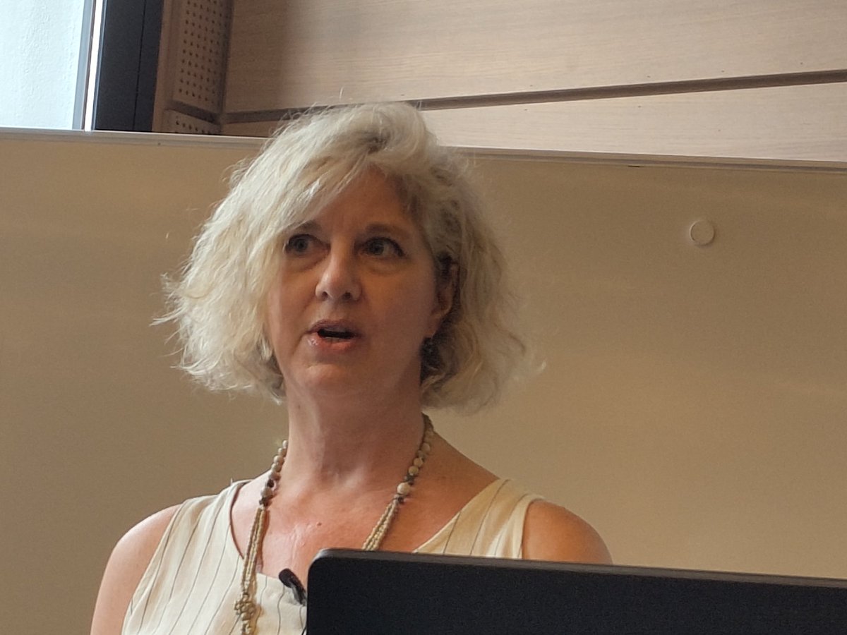 jauregi's tweet photo. Melinda giving an excellent keynote about views on the future of education @mdooly at the @learner conference in Utrecht https://t.co/TL2bYQN8wq