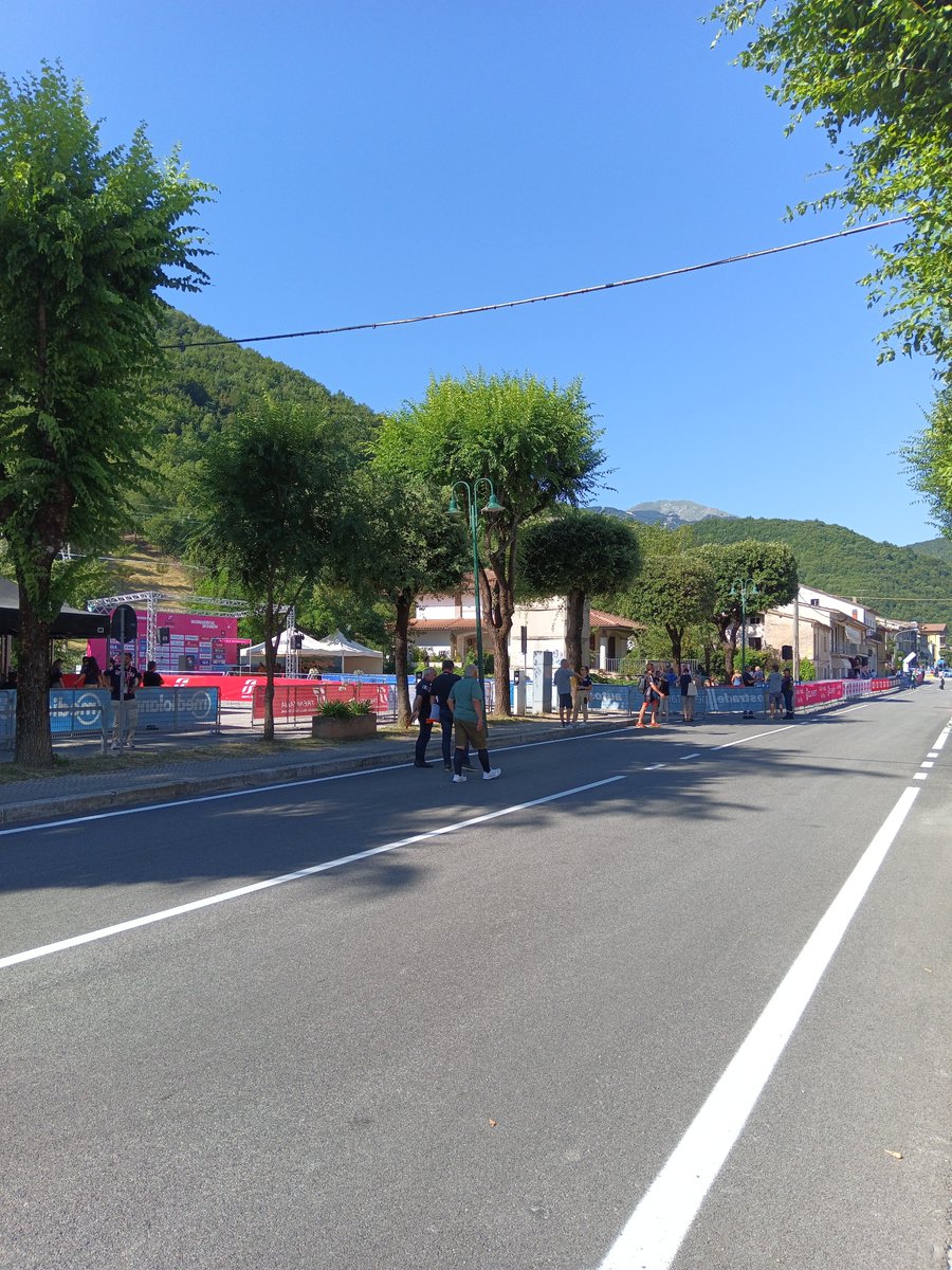 eliolivt's tweet photo. #GirodItaliaWomen #Frontone pronto...
๐๐ด
#Ciclismo #Cyclisme #Cycling #EurosportCiclismo https://t.co/RnGQ7GEVTB