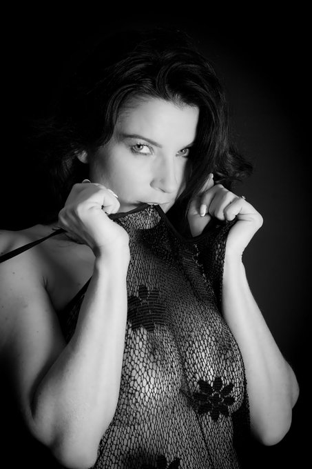 Bon jeudi mes ch&eacute;ris ❤️💋 https://t.co/BYUomuHoOM