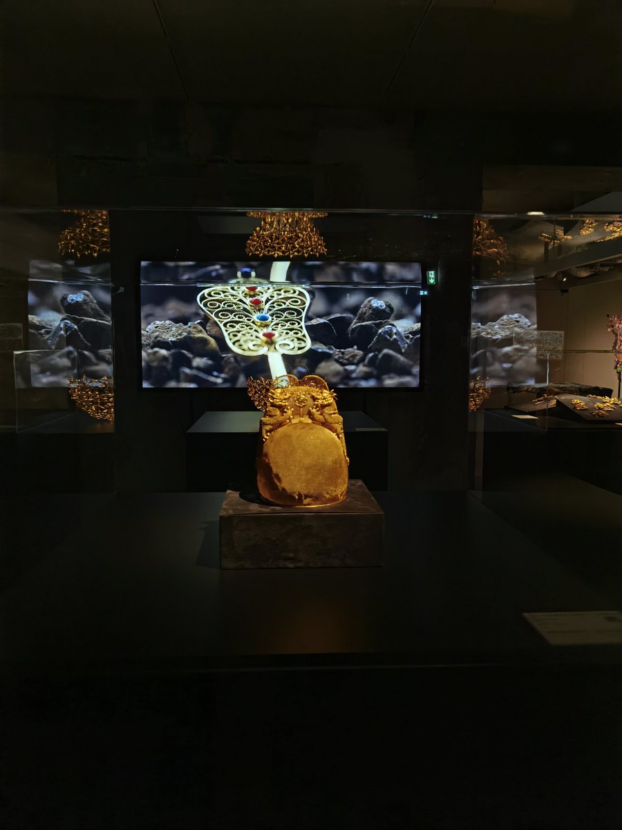 BOEMLED's tweet image. 🎊 BOE MLED at &quot;EXPOSITION REVIVING CRAFT METIERS D&apos;ART ET DESIGN CONTEMPORAIN DE LA CHINE&quot; in Paris! 🎉

🗓️ July 5-19, 2024
📍 Fashion Gallery, Musée des Arts Décoratifs, France

 Don’t miss this cultural highlight! 
#BOEMLED #ParisExhibition #CulturalHeritage #ModernTechnology