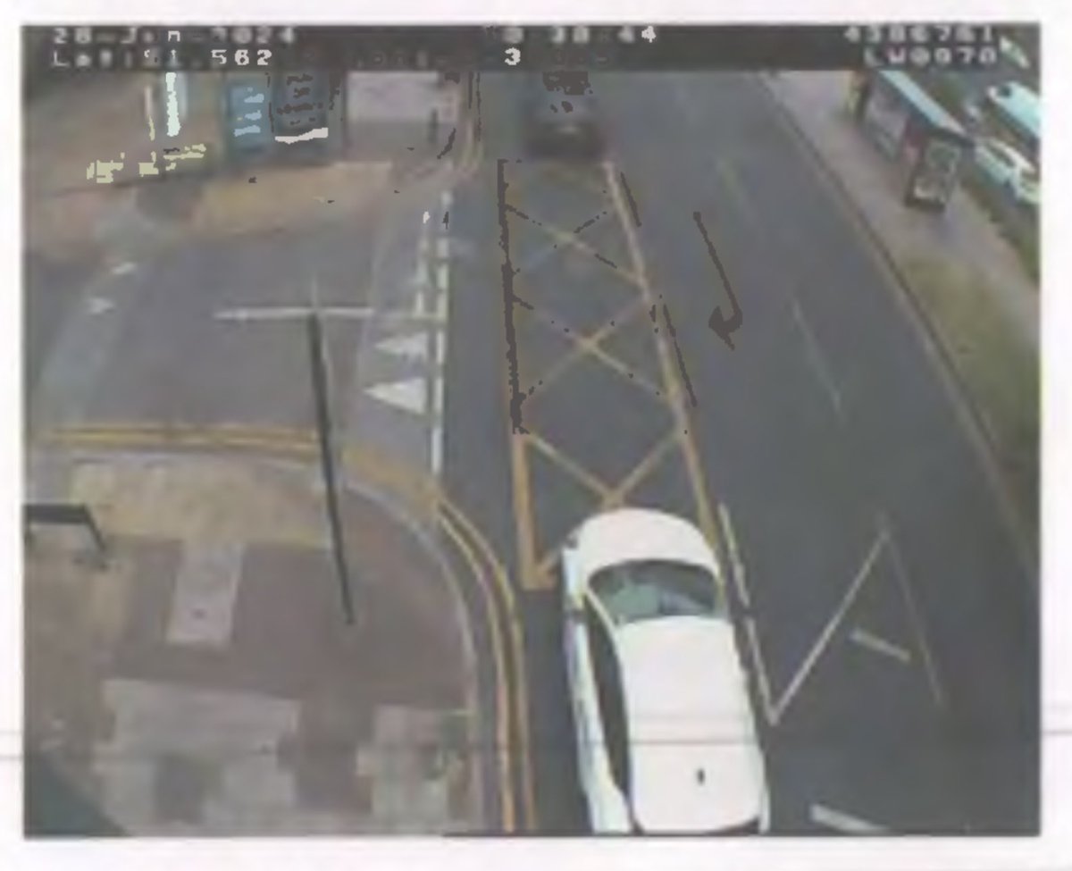 Steven__West's tweet photo. @Brent_Council @TfL got a #PCN for being stuck in traffic where i have front bumper barely in this #YellowBoxJunction - crucially I was not obstructing the flow of traffic, as is clearly evident in picture below. How do I contest this profit pinching fine?!?! https://t.co/kXnqki0dVf