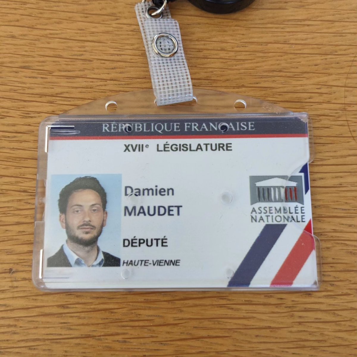 damienmaudt's tweet photo. C'est vous qui devriez être sur la photo.

Au boulot. https://t.co/6G3Pb98seW
