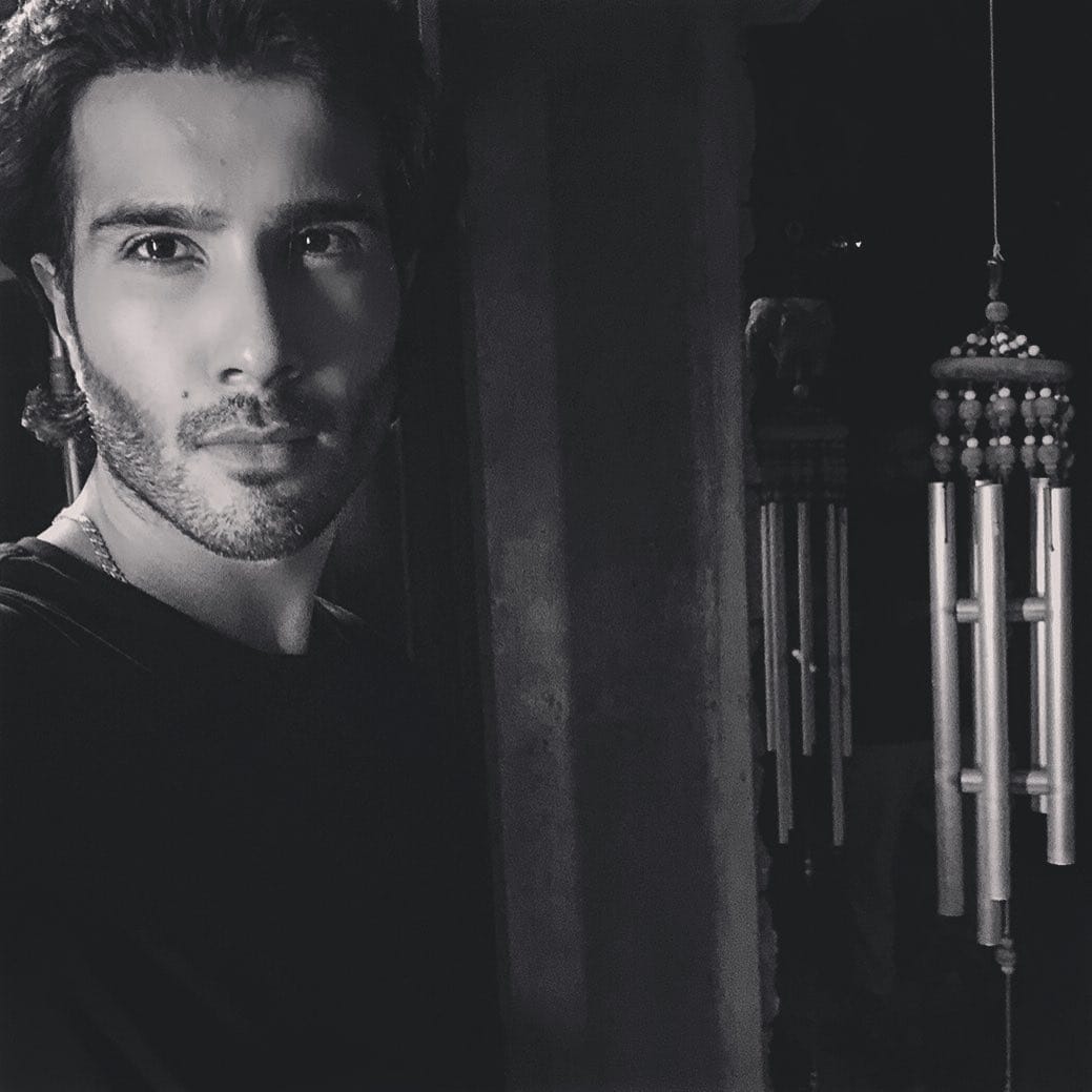 anayavids's tweet photo. never be cruel !
never be cowardly !

HBD FEROZE KHAN 
#aMealForFK #FerozeKhan https://t.co/x7ShMBmwOA
