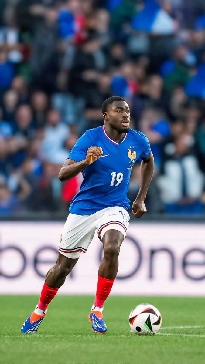 🔴⚫️ Il #Milan insiste per Youssouf #Fofana 

Il giocatore vuole solo il #ACMilan e avrebbe comunicato al #ASMonaco l’intenzione di trasferirsi a Milano.👋🏼⚪️🔴

Inoltre il #Monaco avrebbe rifiutato un’offerta da 30 milioni dal #NottinghamForest ❌💰