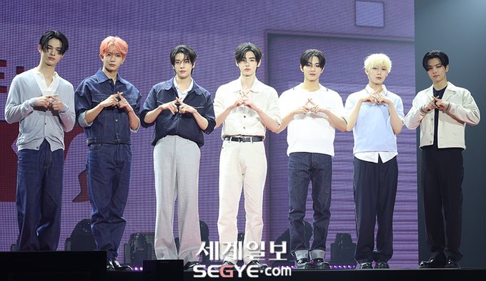 enhypenupdates's tweet photo. [PHOTO] 240711

ENHYPEN on today’s Media Showcase for #ROMANCE_UNTOLD | K-Media Photo (1)

@ENHYPEN_members @ENHYPEN #ENHYPEN #ENHYPEN_XO #ENHYPEN7thComeback_D1 https://t.co/ZLZxCi3hRN