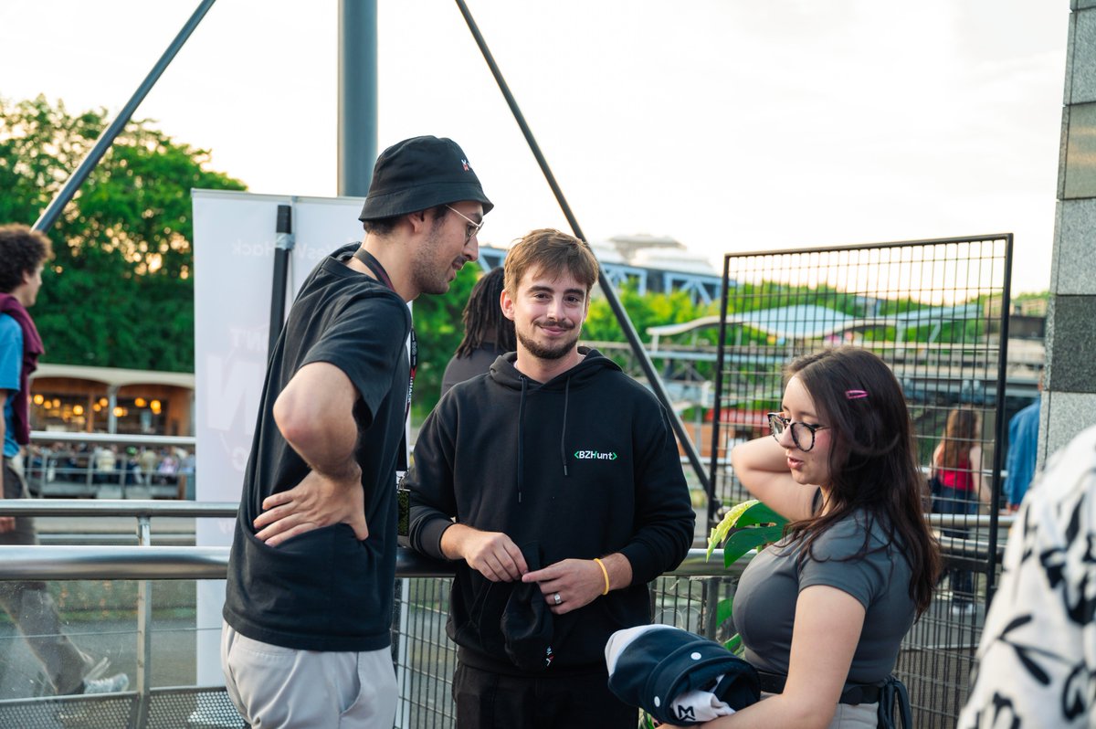 🎵 Please don't pwn the music 🎵

Who could say no to a party before a #LHE? Not our bug hunters! They joined our pre-hack party last Friday after an exciting 1st day at <a href="/_leHACK_/">leHACK</a>. With fresh beer, great music &amp; amazing people, it was surely a night to remember!

#HackThePlanet