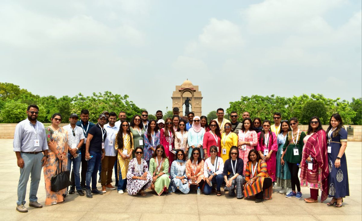salute2soldier's tweet photo. On visiting the land of their ancestors, 39 youth of Indian #Diaspora from 9 countries, attending 75th edition of #KnowIndiaProgram under the aegis of @MEAIndia, were taken on guided tour of #NationalWarMemorial. The #youth also paid tributes to #Bravehearts of #IndianArmedForces https://t.co/rZdVWQRmNo