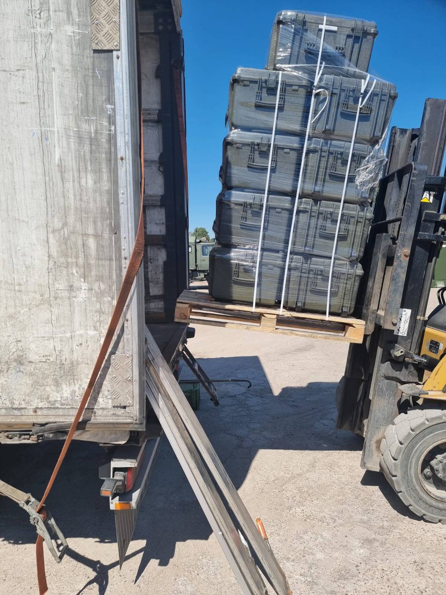 Lithuanian MOD 🇱🇹 (@lithuanian_mod) on Twitter photo 🇱🇹 continues to provide military assistance to 🇺🇦
Today anti-drones, 5.56x45mm ammunition & folding cots have been delivered to <a href="/GeneralStaffUA/">Генеральний штаб ЗСУ</a>
Lithuania's support to Ukraine is long-term & amounts to €1 bn
🇱🇹 will keep this momentum going – until victory ✌️ 🇱🇹 continues to provide military assistance to 🇺🇦
Today anti-drones, 5.56x45mm ammunition & folding cots have been delivered to <a href="/GeneralStaffUA/">Генеральний штаб ЗСУ</a>
Lithuania's support to Ukraine is long-term & amounts to €1 bn
🇱🇹 will keep this momentum going – until victory ✌️