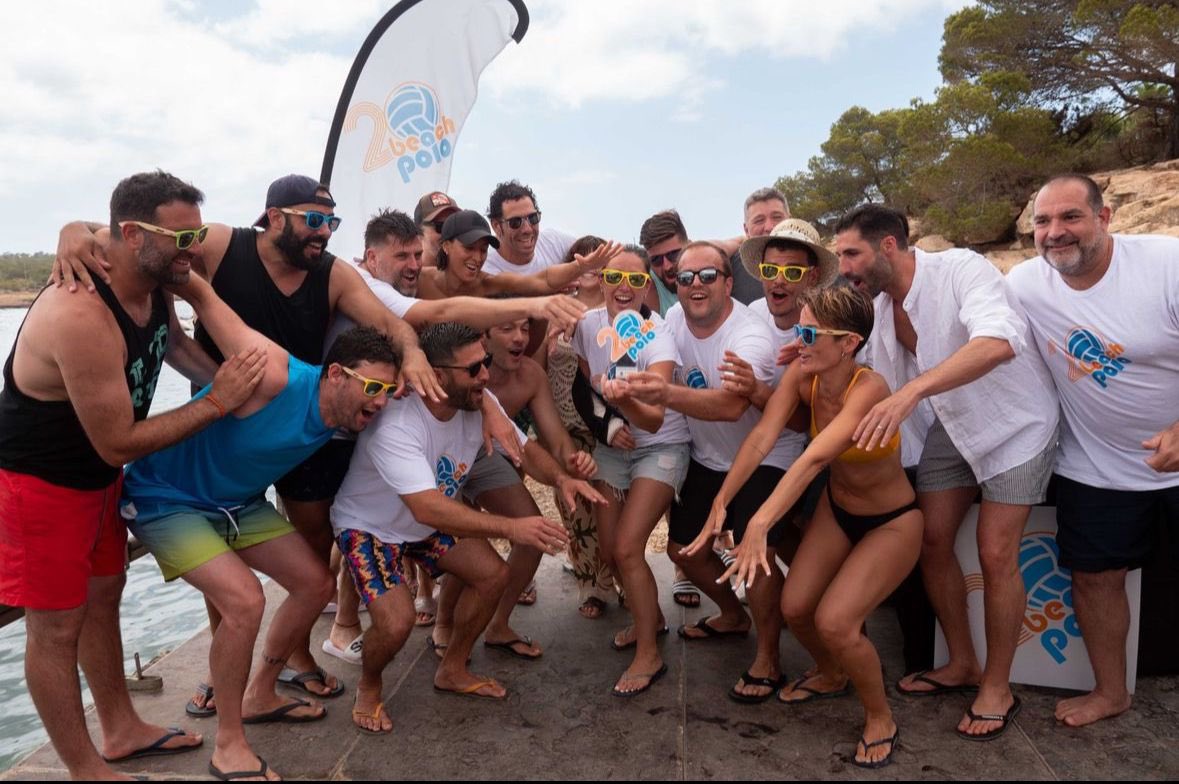 🏆Campions del Port des Torrent🏆

L’equip 🤽🏽‍♂️🤽‍♀️màster de waterpolo ha guanyat la vintena edició del Torneig Beach Polo de Port des Torrent, a Eivissa.

‼️Moltes felicitats, gran torneig‼️

#terrassa
#waterpolo 
#MareaRoja⚪️🔴