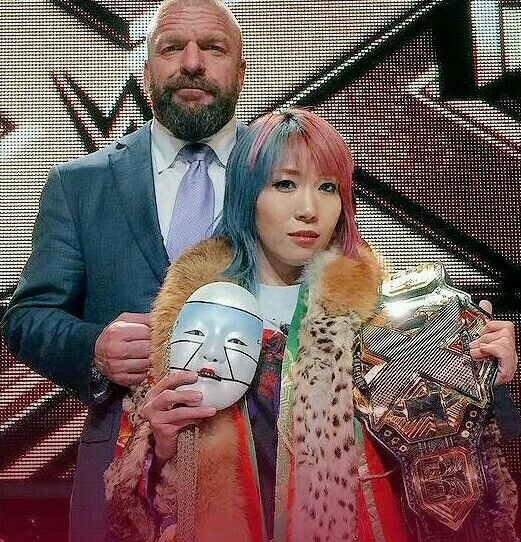 ClassicChrisLee's tweet photo. Asuka and Triple H thru the years:
1) Asuka's first day of NXT tapings - 2015
2) After winning NXT gold in Dallas - 2016
3) And still....Dominating NXT - 2017
4) Winning Smackdown Title at TLC - 2018
๐คก๐คก๐
@WWEAsuka
@TripleH
#NoOneIsReady
#EmpressOfTomorrow https://t.co/7zb04ieXrP