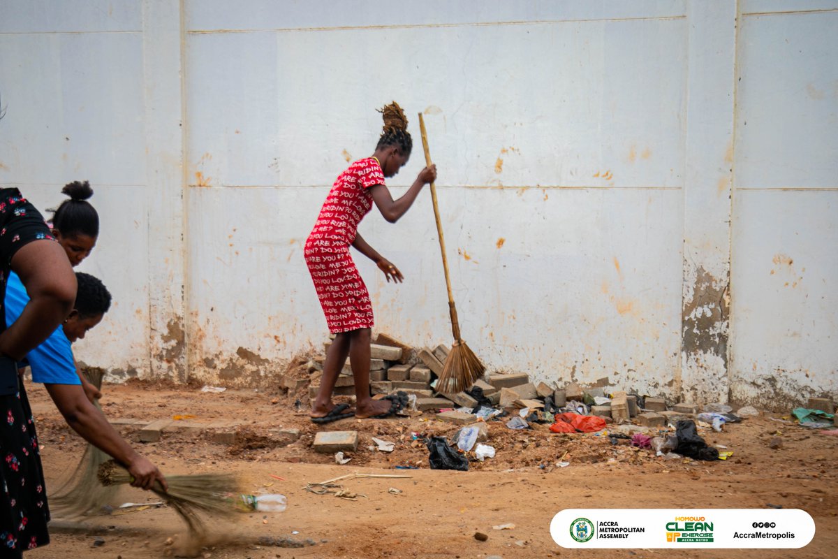 AccraMetropolis's tweet photo. Pictures: #HomowoCleanUp DAY 3
#CleanAccra
#UniteToClean
#AccraMetro
#AccraLiveInLoveIt https://t.co/1rnPfc72Ps
