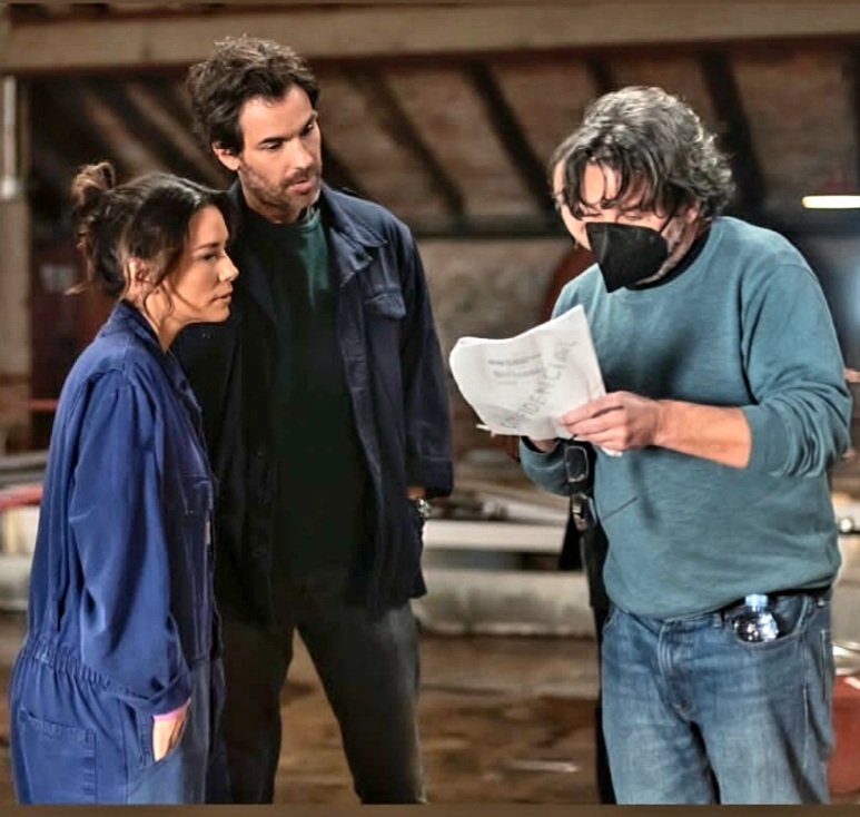 Gabriele_Dreamy's tweet photo. Some new BTS pics from #Landofwomen posted by Santi on IG 
#SantiagoCabrera #EvaLongeria #AppleTV https://t.co/JPGQC6uVrO