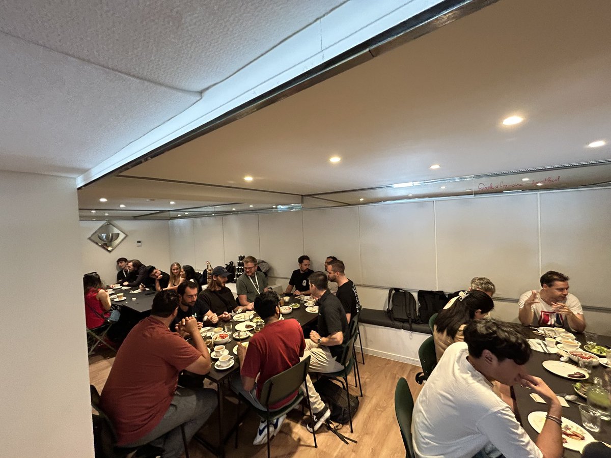 sagarbarvaliya's tweet photo. PR time.

It was a pleasure to host once again our invite only @BFC_VC   Brunch during #ETHCC. 

Thanks to our co-host @bitsCrunch &amp; @VijayPravinM  

It was a jam packed event with great investors and founders. https://t.co/fMiPPDQ6NW