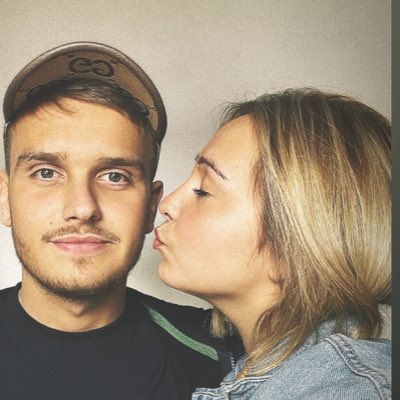 MackeLaurine's tweet photo. #NouvellePhotoDeProfil https://t.co/KWN9HPDkgX