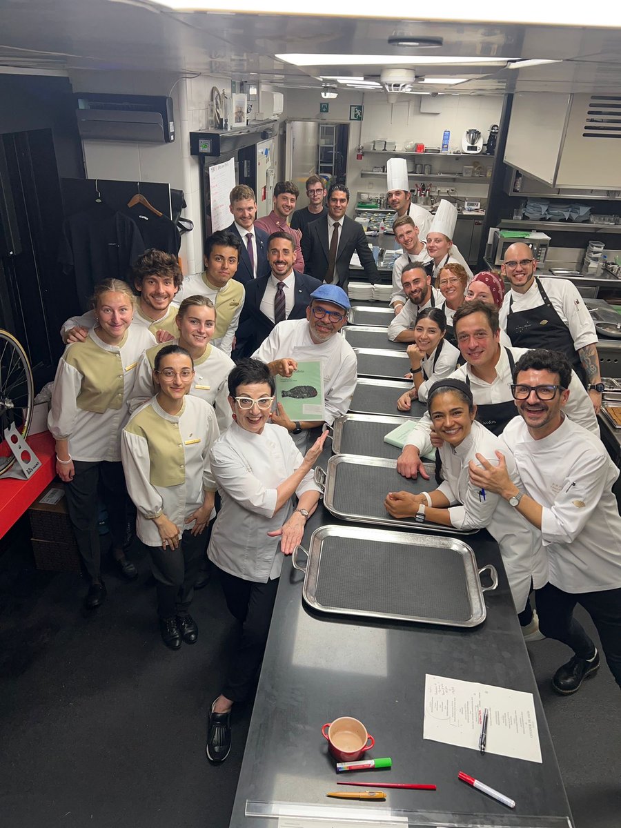 Carme Ruscalleda (@xef_ruscalleda) on Twitter photo Ahir 10/7/24 al <a href="/MO_BARCELONA/">Mandarin Oriental</a> al restaurant Moments “sopar de 4 mans” amb <a href="/cenadordeamos/">Cenador de Amós</a> Jesús Sánchez i <a href="/raulbarus/">Balam Ruscalleda</a> una nit plena de complicitats i gastronomía!!! Ahir 10/7/24 al <a href="/MO_BARCELONA/">Mandarin Oriental</a> al restaurant Moments “sopar de 4 mans” amb <a href="/cenadordeamos/">Cenador de Amós</a> Jesús Sánchez i <a href="/raulbarus/">Balam Ruscalleda</a> una nit plena de complicitats i gastronomía!!!