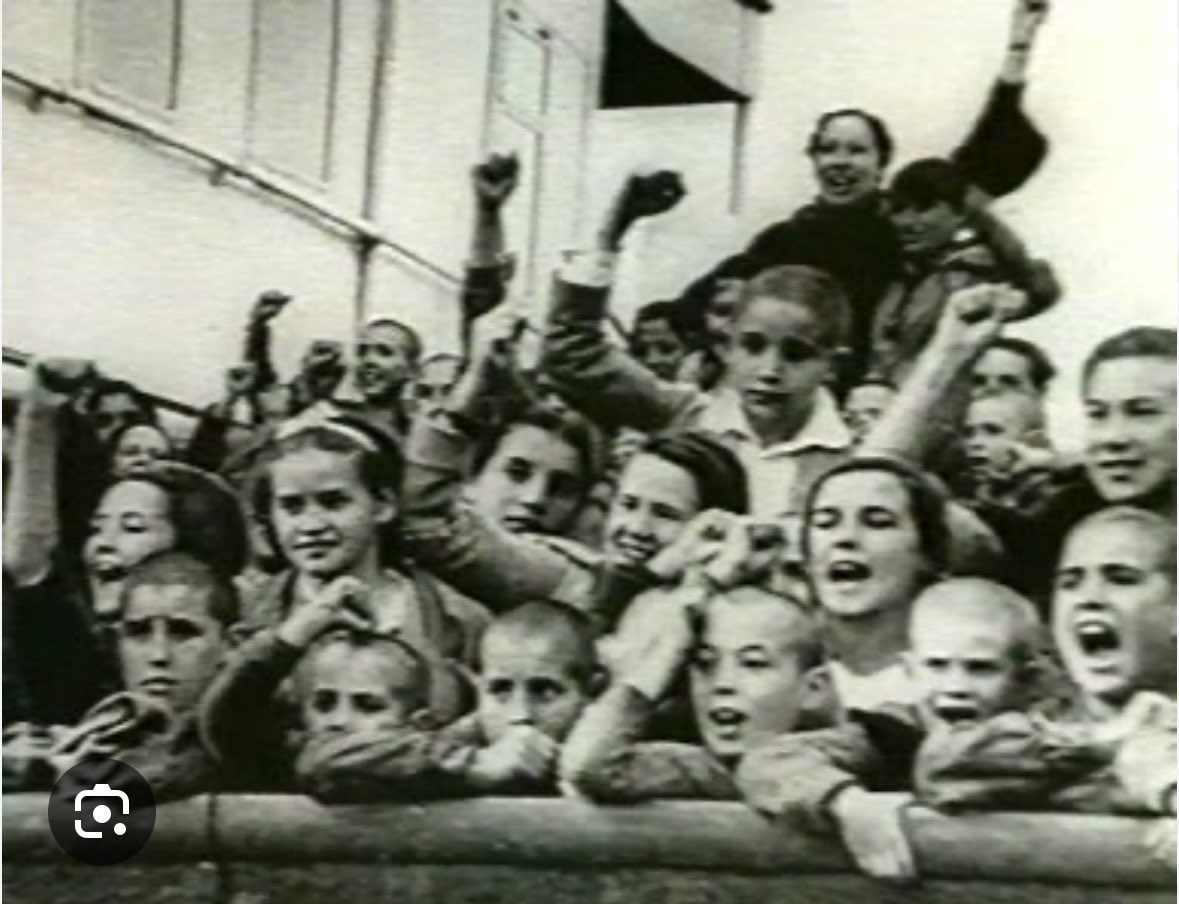 Miguel Ángel Campos (@macamposp) on Twitter photo Moscú, Méjico. De cuando los Menores No Acompañados (MENA), fueron nuestros padres y abuelos Moscú, Méjico. De cuando los Menores No Acompañados (MENA), fueron nuestros padres y abuelos