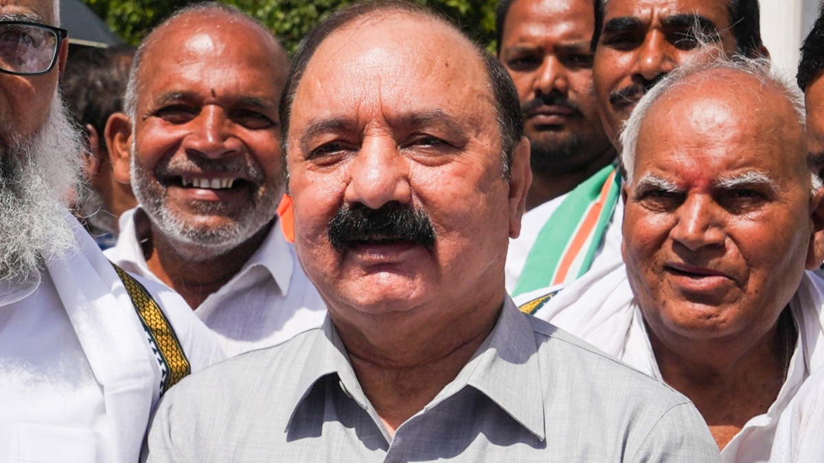 MrDemocratic_'s tweet photo. Kishori Lal Sharma ji, it's not good.

On one hand you are resting in your house, on the other hand the world's most popular leader had to vacate her bungalow today.

This innocent looking man brought down the pride of an arrogant woman 🤣 https://t.co/2jD544TVr6