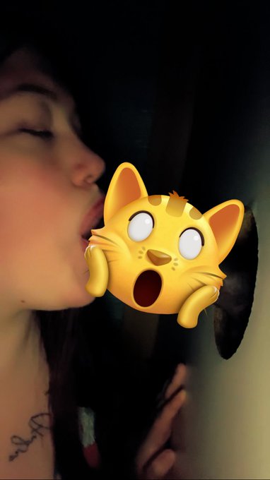 Dm to get the gloryhole video 🤤🤤🤤 https://t.co/qgHCCabTYy