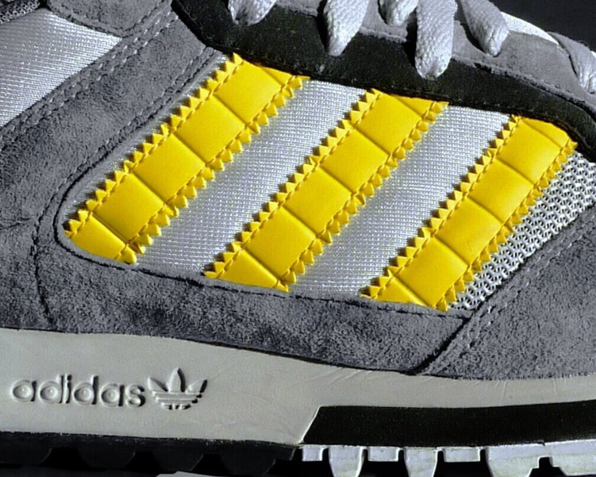 DeadstockDixon's tweet photo. \\\ Thursday Stripes ///
Jacques Chassaing The pioneer of the ZX Range, Got the idea for the iconic Stripes on the #ZX600 from Cracked Yellow Road Marking Lines...😉👍
#ShowLoveDropKnowledge https://t.co/1M5Jqlog7S
