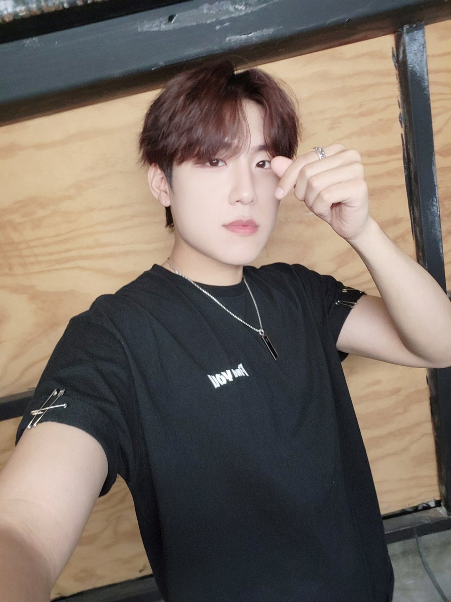 AB6IX_STAFF's tweet photo. [💌]
ABNEW 여러분🎁💕

멕시코에서 전해온 예삐들의 선물과 함께
행복한 목요일 오후 되세요👀✨

#AB6IX #에이비식스 https://t.co/dO2F6Uf0It