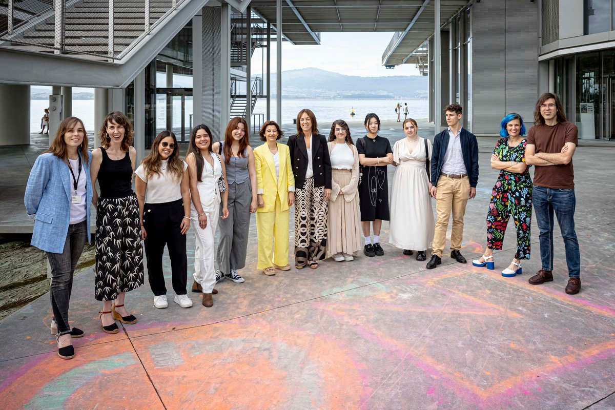 'Mentes dispersas', el proyecto escultórico de Xinhui Wang, Ariadna Ramírez y Cristina Terán, estudiantes de #DiseñoGráfico de #CESINE, ha sido seleccionado en la II Edición de ON Creación de la Fundación Botín y puede visitarse hasta mañana en el <a href="/centrobotin/">Centro Botín</a> de 18:00 a 21:00 h.