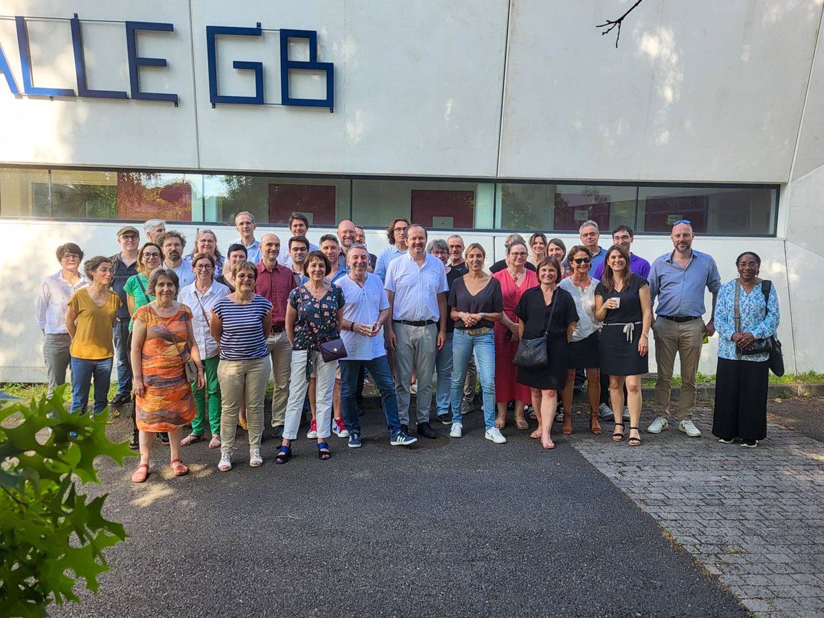 IUT_de_Bordeaux's tweet image. 🤝 𝐈𝐔𝐓 𝐝𝐞 𝐁𝐨𝐫𝐝𝐞𝐚𝐮𝐱 : 𝐬𝐞́𝐦𝐢𝐧𝐚𝐢𝐫𝐞 𝐝𝐞 𝐥𝐚 𝐝𝐢𝐫𝐞𝐜𝐭𝐢𝐨𝐧 𝐞𝐭 𝐝𝐞𝐬 𝐜𝐡𝐞𝐟𝐬 𝐝𝐞 𝐝𝐞́𝐩𝐚𝐫𝐭𝐞𝐦𝐞𝐧𝐭𝐬 𝐞𝐭 𝐬𝐞𝐫𝐯𝐢𝐜𝐞𝐬
🌳 Deux jours, au vert, pour travailler en groupe, renforcer l’esprit #collaboratif et #partager des moments #conviviaux.