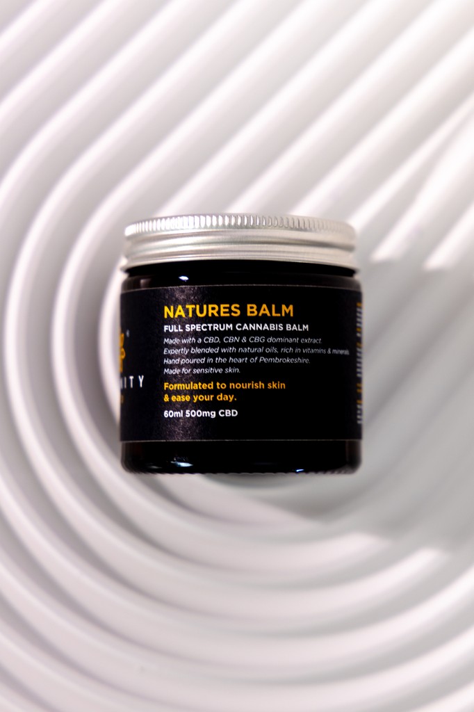 Natures Balm has got you covered for your day to day CBD Balm needs. 

Our all natural and nourishing formula is like a multitool for you skin. 

infinity-cbd.co.uk/products/natur…

#cbdbalm #balm #cbdskincare #skincare