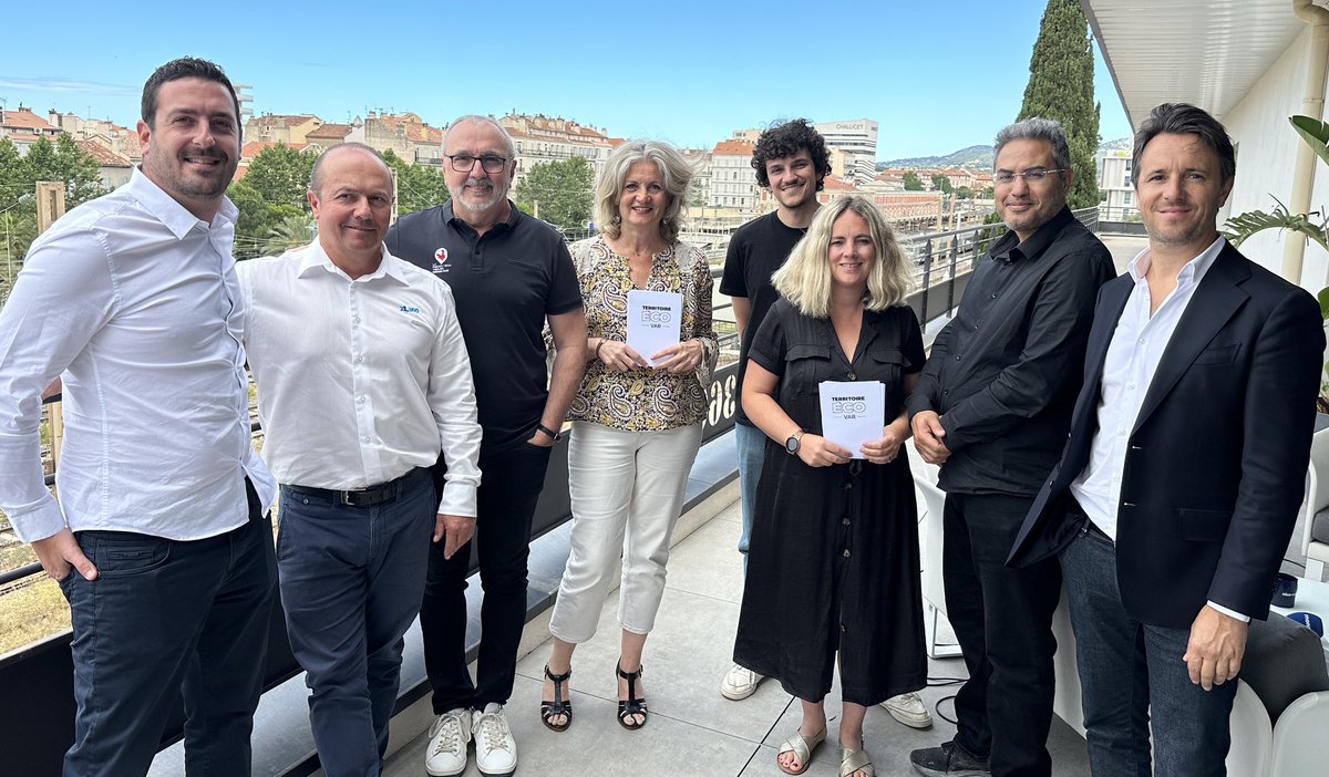 Huitième numéro de "Territoire Eco Var", l'émission éco de <a href="/Var_Matin/">Var-matin</a> sur le roof top du data center XL 360 à Toulon
➡️ varmatin.com/economie/le-va…
<a href="/amandroussel/">Amandine Roussel</a> <a href="/mcberenger/">Marie-Cécile Bérenger</a> <a href="/SDonsey/">Sophie Donsey</a> <a href="/lorisbiondi/">Loris Biondi</a> 
<a href="/DenisCarreaux/">Denis Carreaux</a> <a href="/oliviermarino/">Olivier Marino</a> 
<a href="/CCI_AMP/">CCIAixMarseilleProvence</a> <a href="/CCIduVar/">CCI Var</a> <a href="/VilleDeToulon/">Ville de Toulon</a> <a href="/metropoleTPM/">Toulon Provence Mediterranée</a>