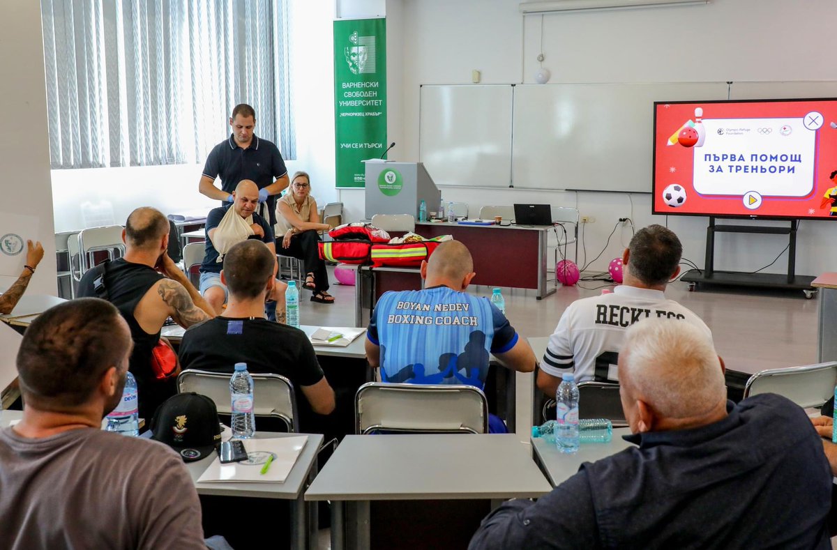 YouthRedCrossBG's tweet photo. We continue with the trainings on project “Sport Coach +” with our colleagues from @IFRC_PS_Centre and Bulgarian Olympic team in @VarnaFreeUni. 🏅

@BGRedCross https://t.co/FYFDpZtEEY
