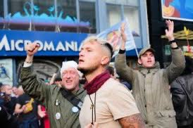 alainpaulweber's tweet image. Dites-moi si j’ai bien tout compris :
1) Un fiché S ne peut pas avoir accès aux zones olympiques !
2) Un triple fiché S peut entrer à l’assemblée nationale,
3) Un triple fiché S peut rédiger des lois pour la France.